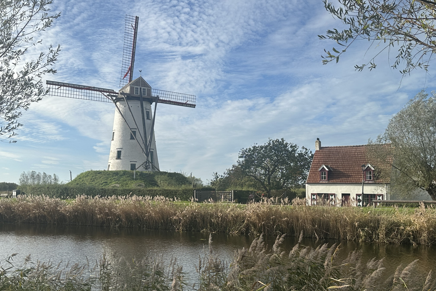 vespa huren, vespatour België, vespa West-Vlaanderen, scooter huren, cadeaubon belevenis, vespa tocht, picknick vespa, romantisch uitje, teambuilding vespa, vespa belevenis